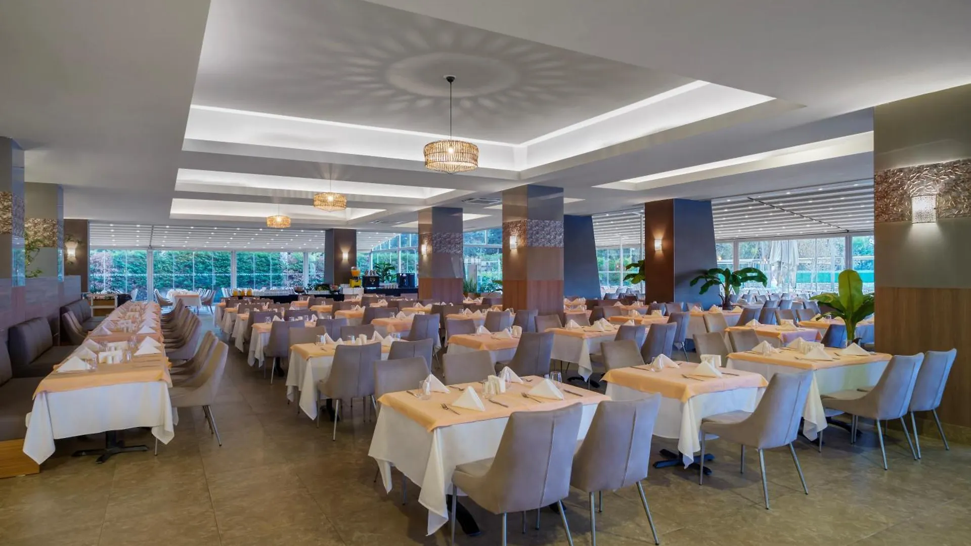 Liberty Kusadasi 5*,
